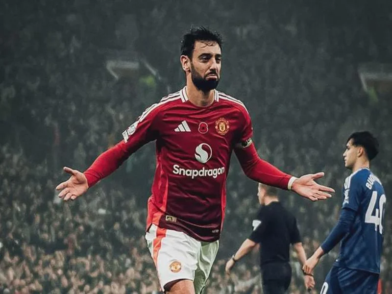 帽子上用中文写着努力、忍耐、牺牲,张外龙:是我作为教练的哲学